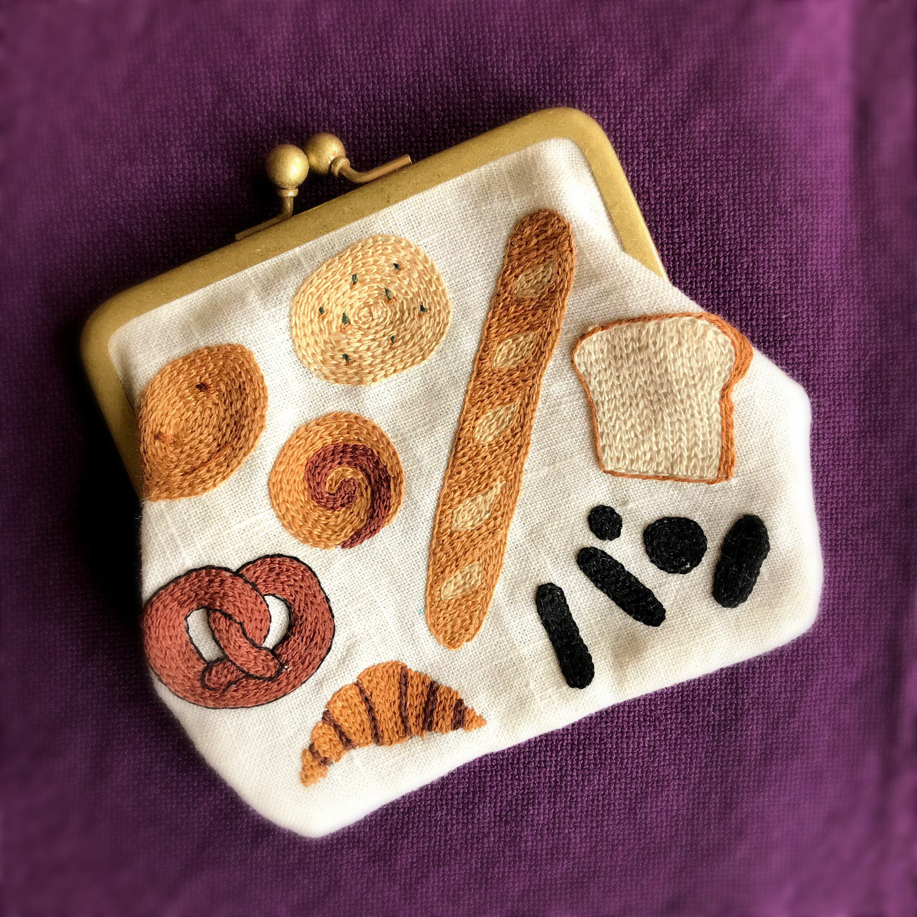 パンがたくさん！刺繍のがま口ポーチ♪ – cu mondo